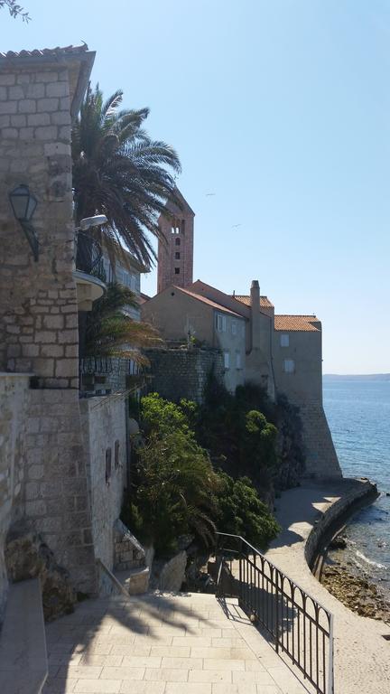 Guesthouse Mira Rab Town Exterior foto